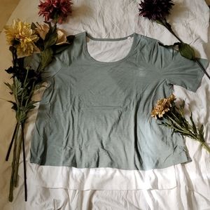 Gap Maternity nursing top NWT!